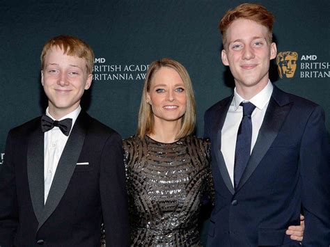 jodie foster söhne|Jodie Foster Says Her Sons Are ‘Insecure’ About Their Fledgling。